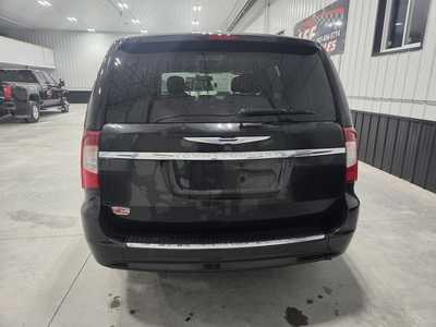 2014 Chrysler Town & Country, $12900. Photo 7
