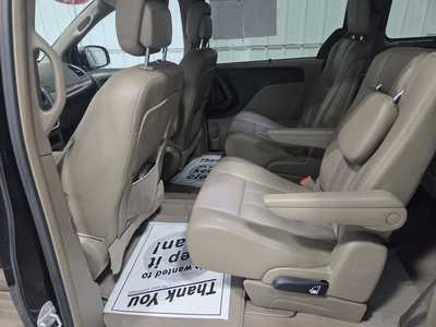 2014 Chrysler Town & Country, $12900. Photo 10
