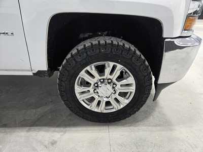 2019 Chevrolet 2500 Crew Cab, $24900. Photo 5