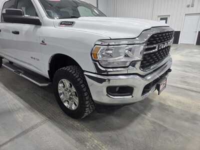 2022 RAM 2500 Crew Cab, $35900. Photo 4