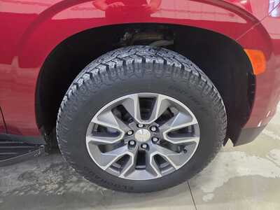 2022 Chevrolet Suburban, $44900. Photo 5