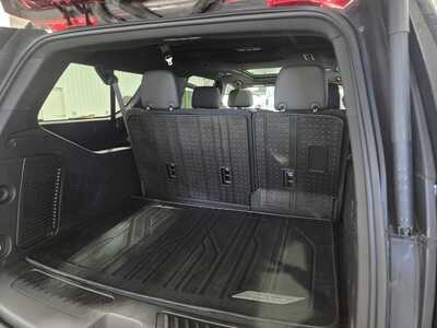 2022 Chevrolet Suburban, $44900. Photo 9