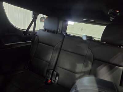 2022 Chevrolet Suburban, $44900. Photo 11