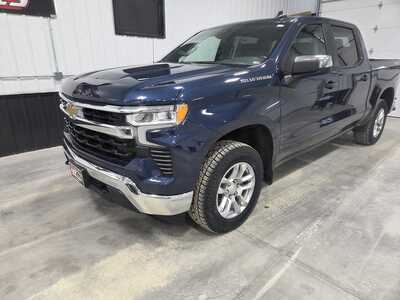 2022 Chevrolet 1500 Crew Cab, $37900. Photo 2