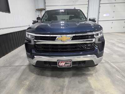 2022 Chevrolet 1500 Crew Cab, $37900. Photo 3