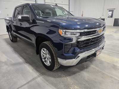 2022 Chevrolet 1500 Crew Cab, $37900. Photo 4