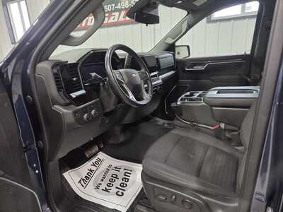 2022 Chevrolet 1500 Crew Cab, $37900. Photo 11