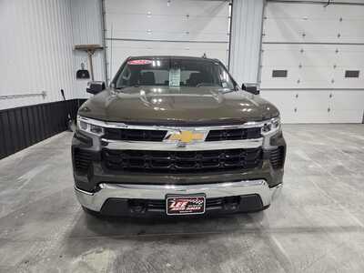 2023 Chevrolet 1500 Crew Cab, $37900. Photo 3
