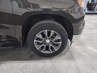 2023 Chevrolet 1500 Crew Cab, $37900. Photo 5