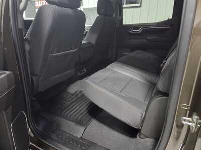 2023 Chevrolet 1500 Crew Cab, $37900. Photo 9