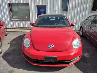 2012 Volkswagen Beetle, $8500. Photo 4