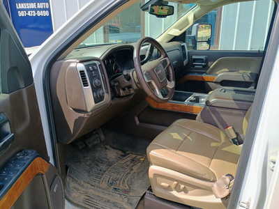 2016 GMC 1500 Crew Cab, $18000. Photo 3