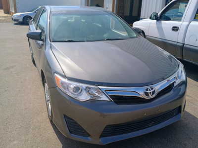 2014 Toyota Camry, $11000. Photo 2