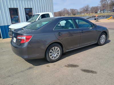 2014 Toyota Camry, $11000. Photo 4