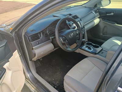 2014 Toyota Camry, $11000. Photo 5