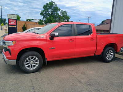 2022 Chevrolet 1500 Crew Cab, $36000. Photo 2