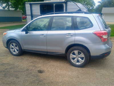 2015 Subaru Forester, $12000. Photo 7