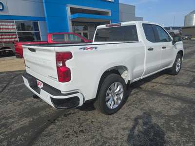 2025 Chevrolet 1500 Crew Cab, $42045. Photo 3