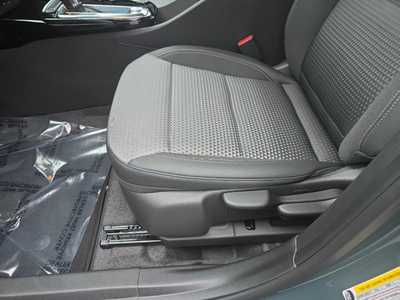 2025 Chevrolet Trax, $25360. Photo 11
