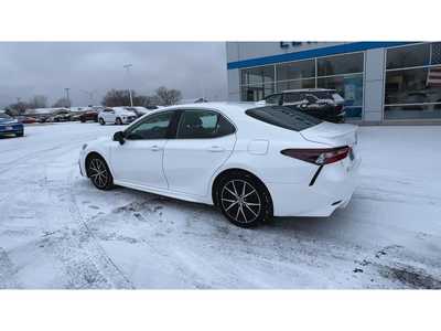 2021 Toyota Camry, $17495. Photo 6
