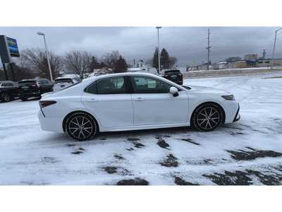 2021 Toyota Camry, $17495. Photo 9