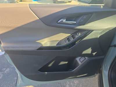 2025 Chevrolet Equinox, $35525. Photo 9