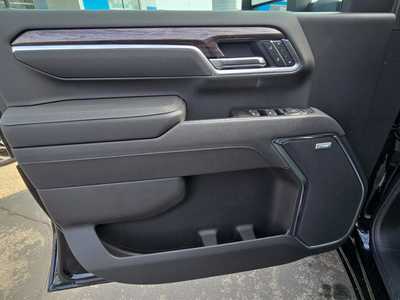 2025 Chevrolet 3500 Crew Cab, $77885. Photo 9