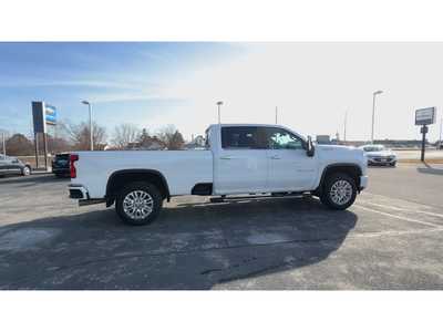 2022 Chevrolet 3500 Crew Cab, $49995. Photo 9