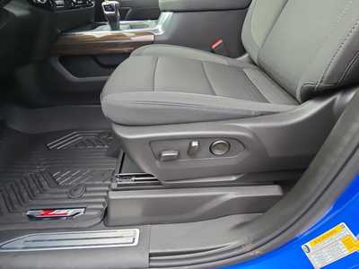 2025 Chevrolet 1500 Crew Cab, $57160. Photo 12