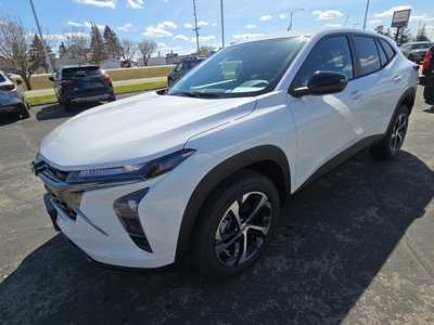 2025 Chevrolet Trax, $24190. Photo 7