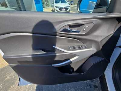 2025 Chevrolet Trax, $24190. Photo 9