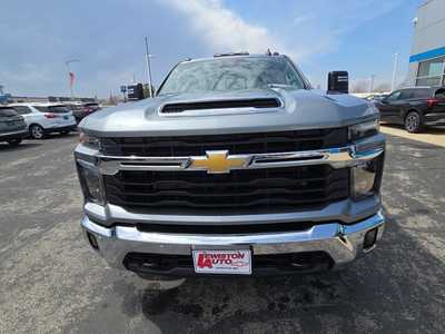 2025 Chevrolet 3500 Crew Cab, $61380. Photo 8