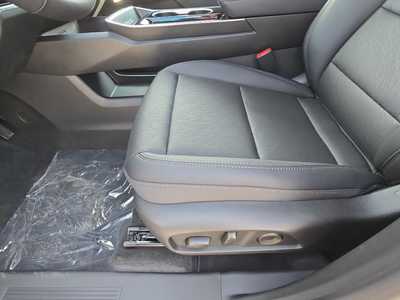 2025 Chevrolet Equinox, $31345. Photo 12