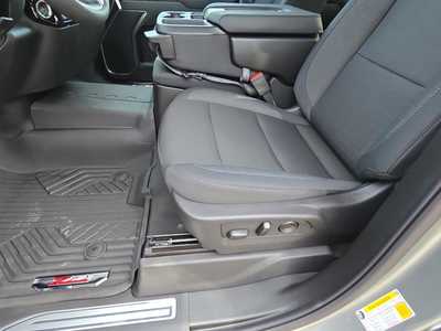 2025 Chevrolet 1500 Crew Cab, $53370. Photo 11