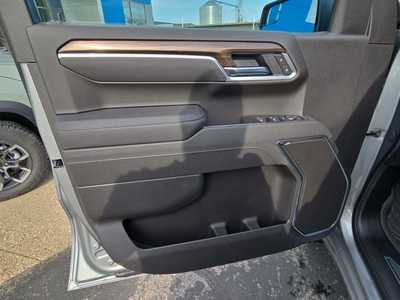 2025 Chevrolet 1500 Crew Cab, $53370. Photo 9