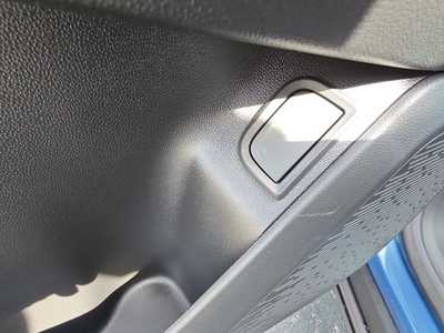2025 Chevrolet Equinox, $33345. Photo 11