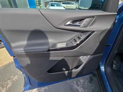 2025 Chevrolet Equinox, $33345. Photo 9