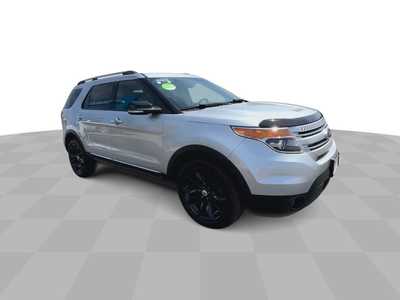 2013 Ford Explorer, $11995. Photo 2