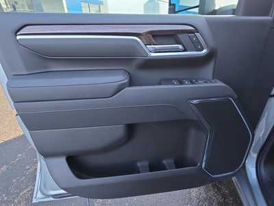 2025 Chevrolet 3500 Crew Cab, $61925. Photo 9