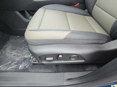 2025 Chevrolet Equinox, $33345. Photo 12