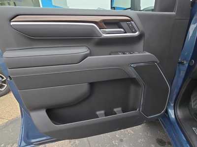 2025 Chevrolet 3500 Crew Cab, $62790. Photo 9