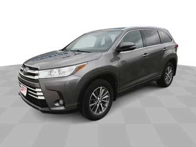 2018 Toyota Highlander, $18995. Photo 4