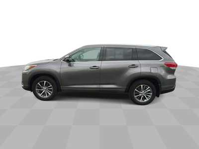 2018 Toyota Highlander, $18995. Photo 5