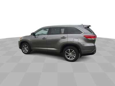 2018 Toyota Highlander, $18995. Photo 6