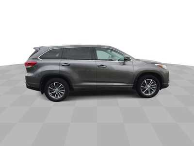2018 Toyota Highlander, $18995. Photo 9