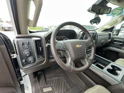 2017 Chevrolet 1500 Crew Cab, $28995. Photo 10
