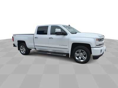 2017 Chevrolet 1500 Crew Cab, $28995. Photo 2