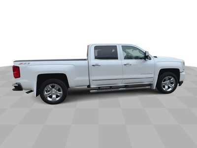 2017 Chevrolet 1500 Crew Cab, $28995. Photo 9
