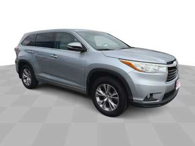 2015 Toyota Highlander, $12995. Photo 2