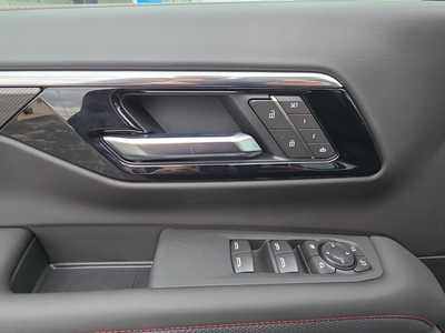 2025 Chevrolet Suburban, $79905. Photo 10
